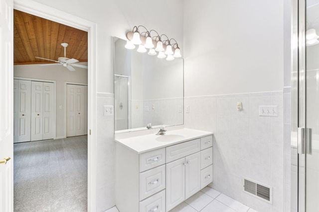 204 Central Avenue S, Wayzata, MN 55391