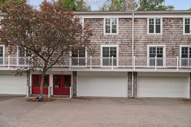 204 Central Avenue S, Wayzata, MN 55391