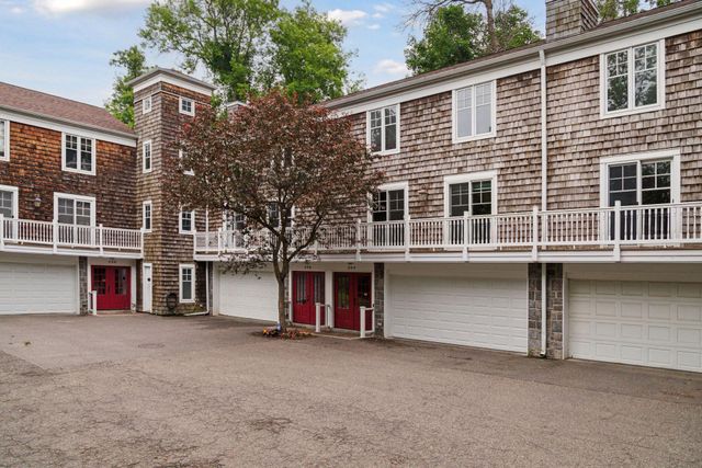 204 Central Avenue S, Wayzata, MN 55391