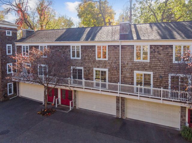 204 Central Avenue S, Wayzata, MN 55391