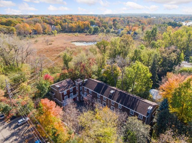 204 Central Avenue S, Wayzata, MN 55391