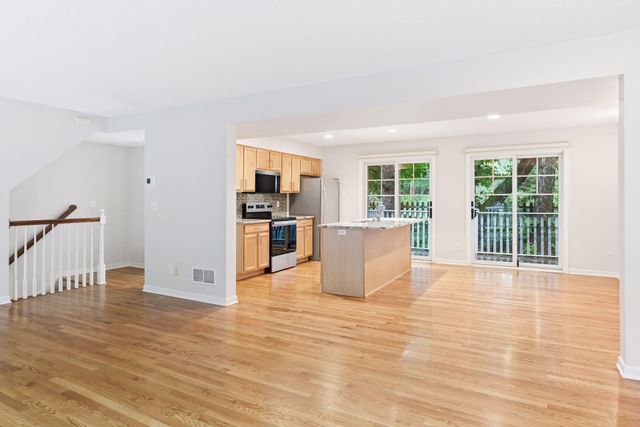 204 Central Avenue S, Wayzata, MN 55391