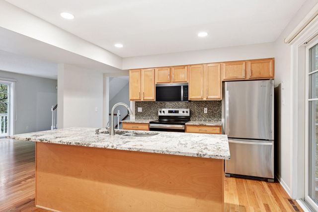 204 Central Avenue S, Wayzata, MN 55391