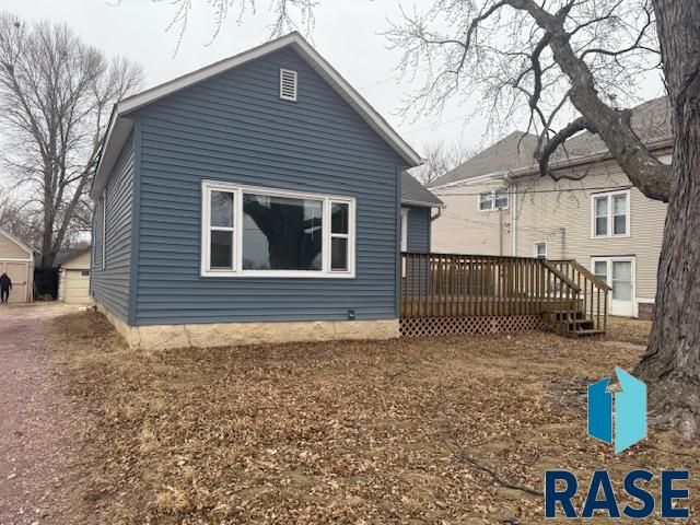 916 W 10th St Street, Sioux Falls, SD 57104