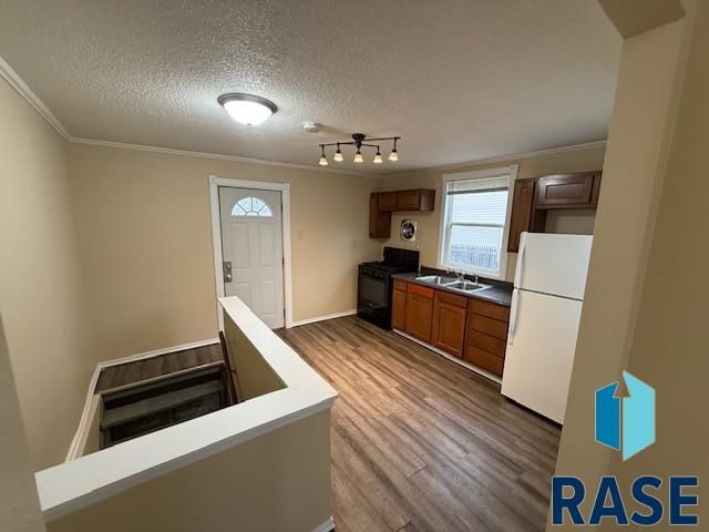 916 W 10th St Street, Sioux Falls, SD 57104