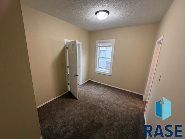 916 W 10th St Street, Sioux Falls, SD 57104