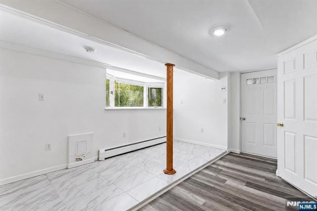 17 Hickory Drive, Oakland, NJ 07436