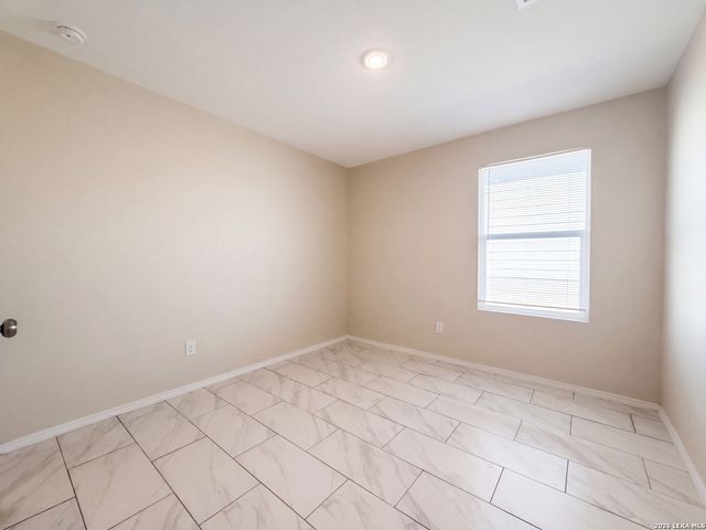 241 Payton Pl, Marion, TX 78124