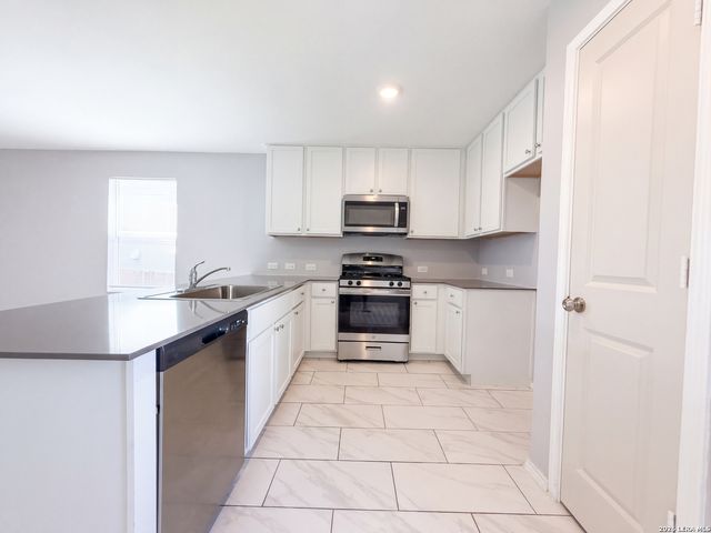 241 Payton Pl, Marion, TX 78124