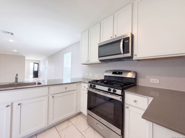 241 Payton Pl, Marion, TX 78124