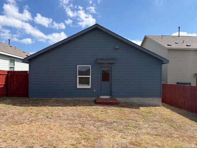 241 Payton Pl, Marion, TX 78124
