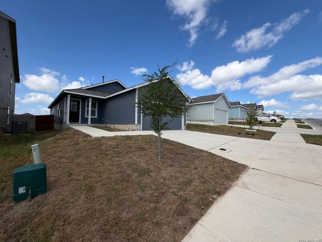 241 Payton Pl, Marion, TX 78124