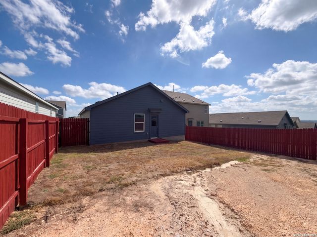 241 Payton Pl, Marion, TX 78124