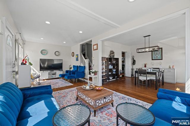 108 Jefferson Place, Totowa, NJ 07512