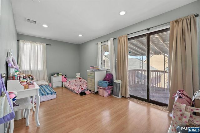 108 Jefferson Place, Totowa, NJ 07512
