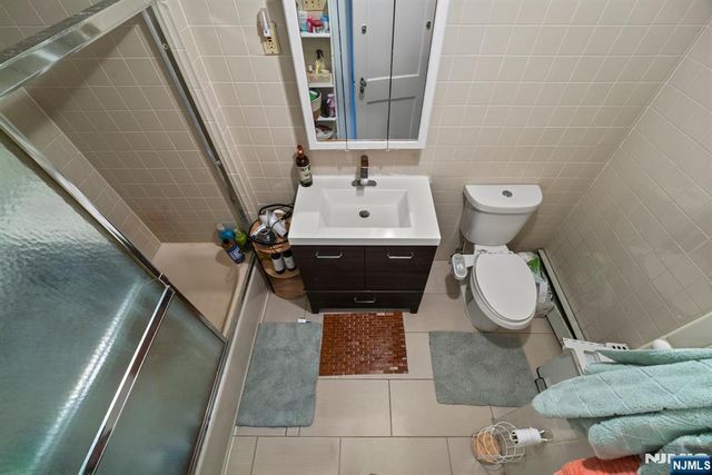 108 Jefferson Place, Totowa, NJ 07512