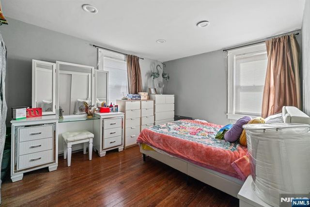 108 Jefferson Place, Totowa, NJ 07512