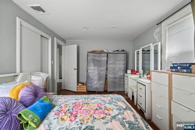 108 Jefferson Place, Totowa, NJ 07512