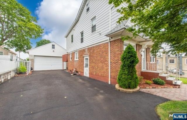 108 Jefferson Place, Totowa, NJ 07512