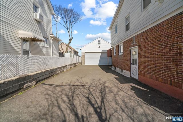 108 Jefferson Place, Totowa, NJ 07512
