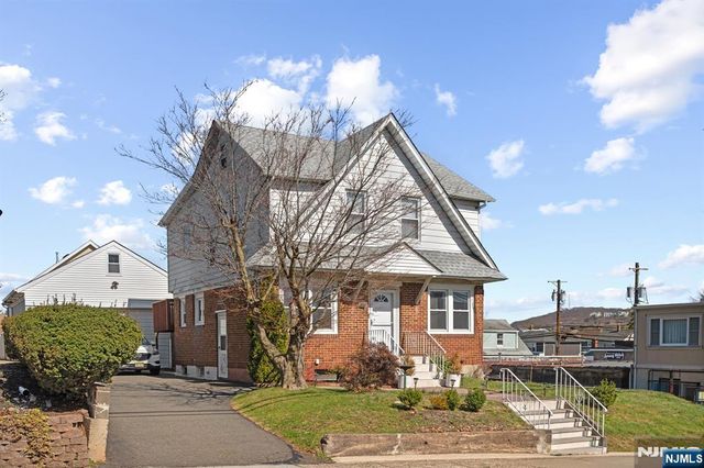 108 Jefferson Place, Totowa, NJ 07512