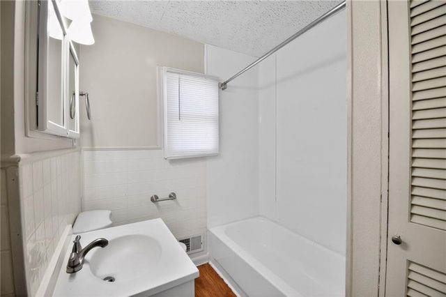 9105 E 89TH Street, Kansas City, MO 64138