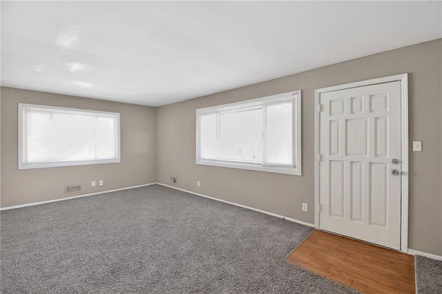 9105 E 89TH Street, Kansas City, MO 64138