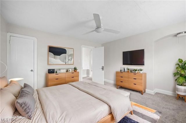 1047 Hillstone Road, Cleveland Heights, OH 44121