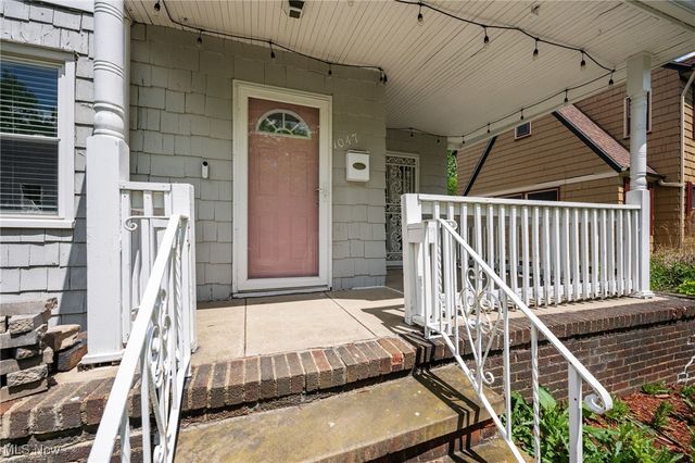 1047 Hillstone Road, Cleveland Heights, OH 44121