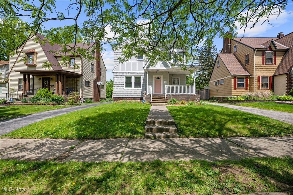 1047 Hillstone Road, Cleveland Heights, OH 44121