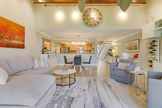 204 Old Meadow Way, Palm Beach Gardens, FL 33418