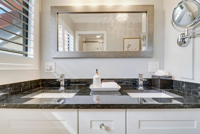 204 Old Meadow Way, Palm Beach Gardens, FL 33418