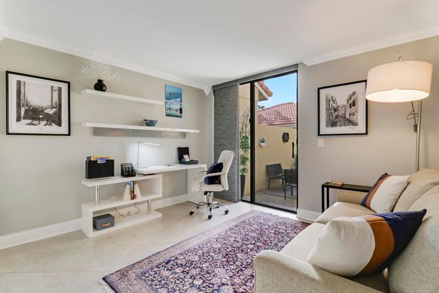 204 Old Meadow Way, Palm Beach Gardens, FL 33418