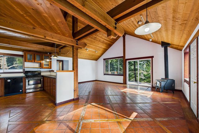 145 Cove View Drive, Shelter Cove, CA 95589