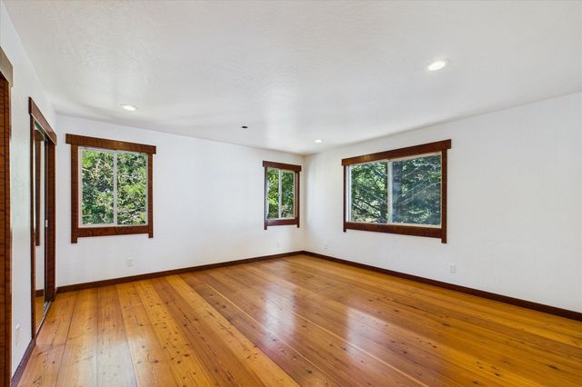 145 Cove View Drive, Shelter Cove, CA 95589