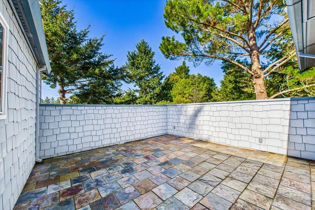 145 Cove View Drive, Shelter Cove, CA 95589