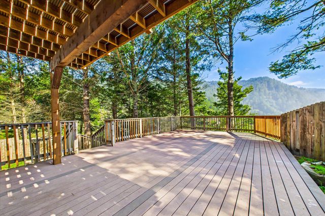 145 Cove View Drive, Shelter Cove, CA 95589