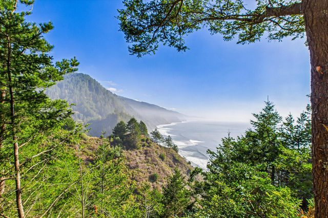 145 Cove View Drive, Shelter Cove, CA 95589