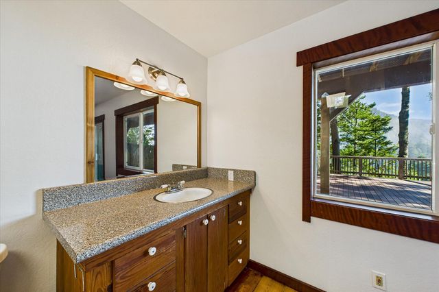 145 Cove View Drive, Shelter Cove, CA 95589