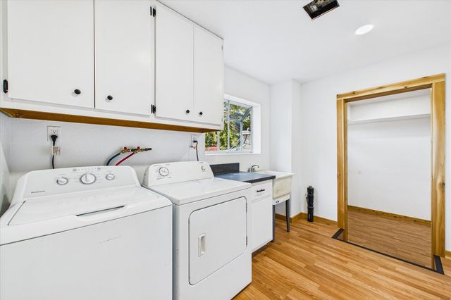 145 Cove View Drive, Shelter Cove, CA 95589