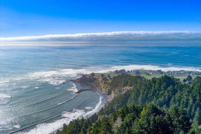 145 Cove View Drive, Shelter Cove, CA 95589