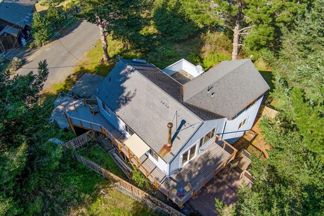 145 Cove View Drive, Shelter Cove, CA 95589