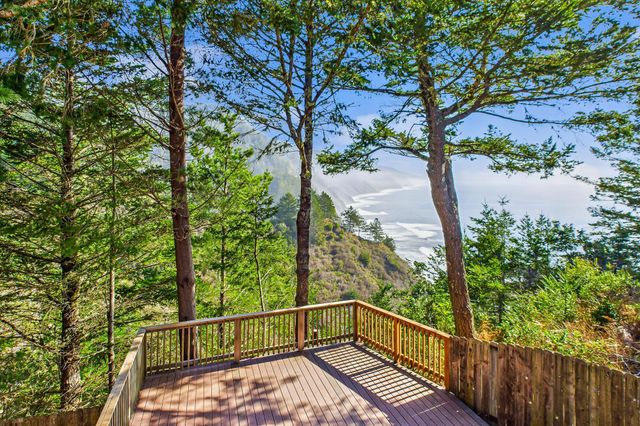 145 Cove View Drive, Shelter Cove, CA 95589