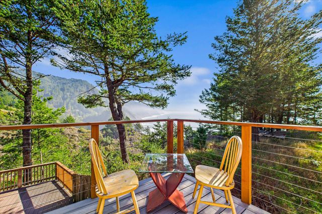 145 Cove View Drive, Shelter Cove, CA 95589