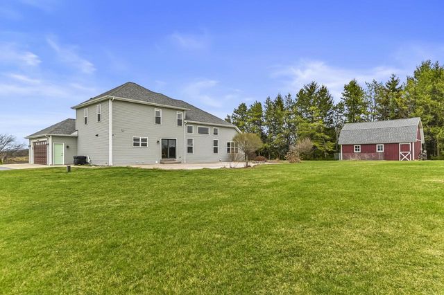 W1097 Spring Prairie ROAD, Burlington, WI 53105