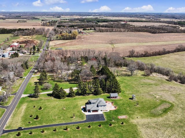 W1097 Spring Prairie ROAD, Burlington, WI 53105
