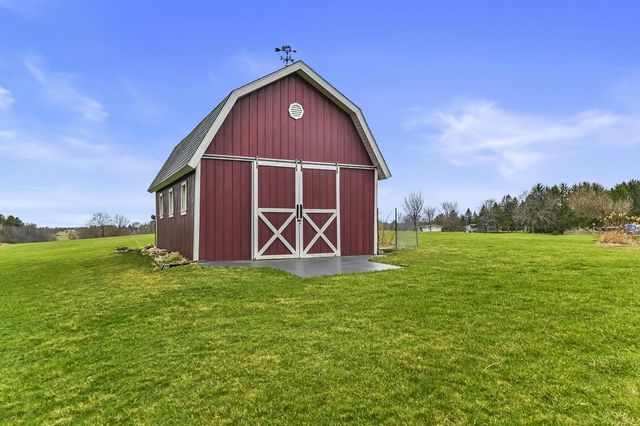 W1097 Spring Prairie ROAD, Burlington, WI 53105