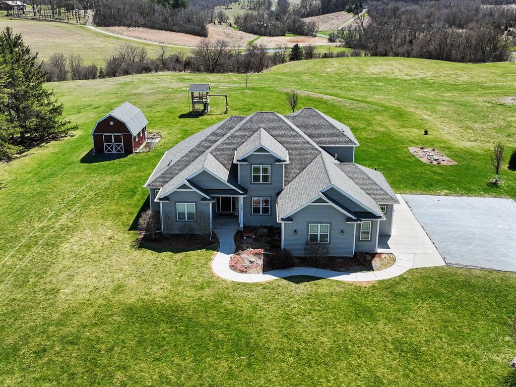 W1097 Spring Prairie ROAD, Burlington, WI 53105