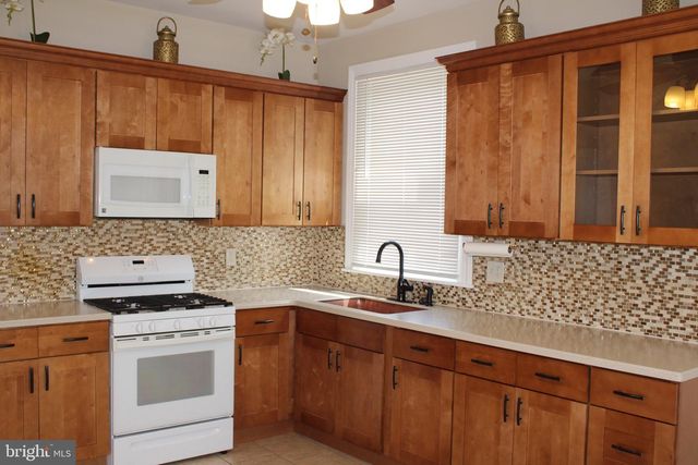 536 W CHEW AVE, Philadelphia, PA 19120