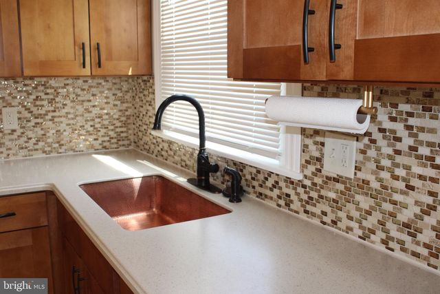 536 W CHEW AVE, Philadelphia, PA 19120